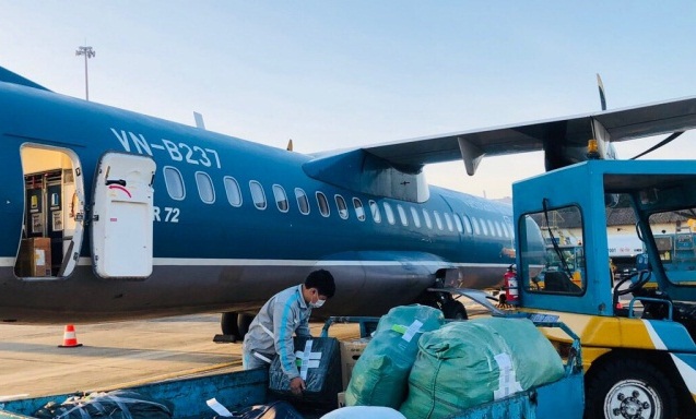 Tiếp nhận và vận chuyển miễn phí hàng hóa cứu trợ cho miền Trung